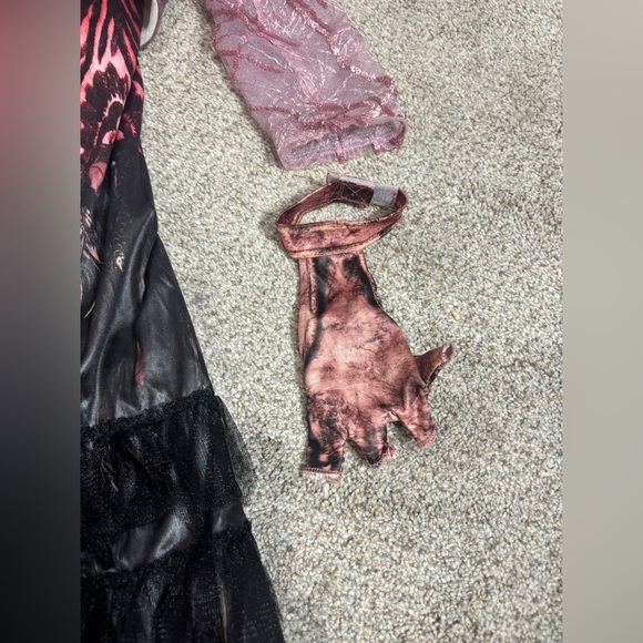 Disney descendants 3 Audrey child costume size medium 8-10 with wig! - Picture 4 of 9